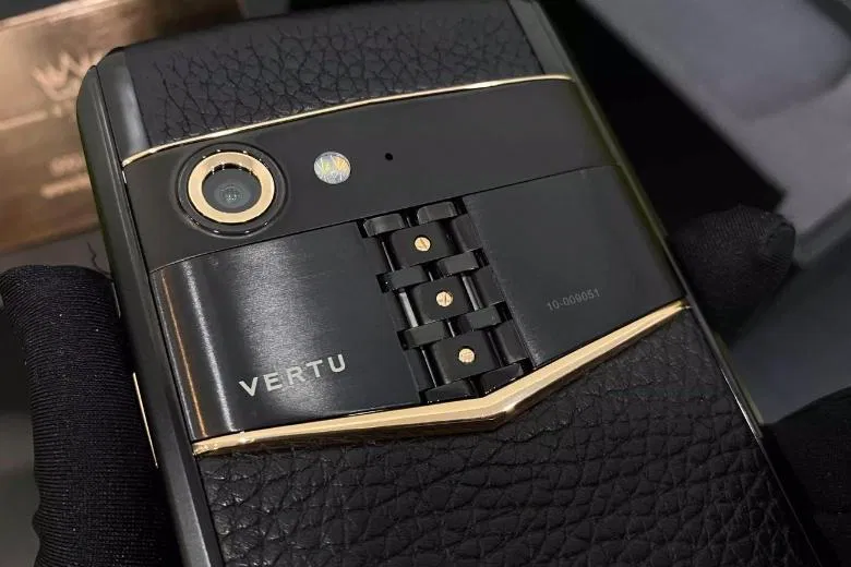 Camera Vertu Aster P