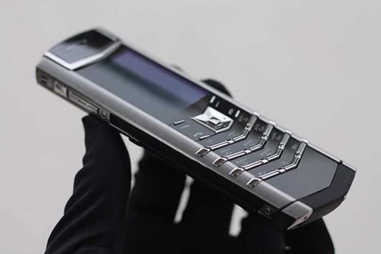 Vertu Signature V Stainless Steel Pure Black 16 Độ bảo mật tuyệt đối