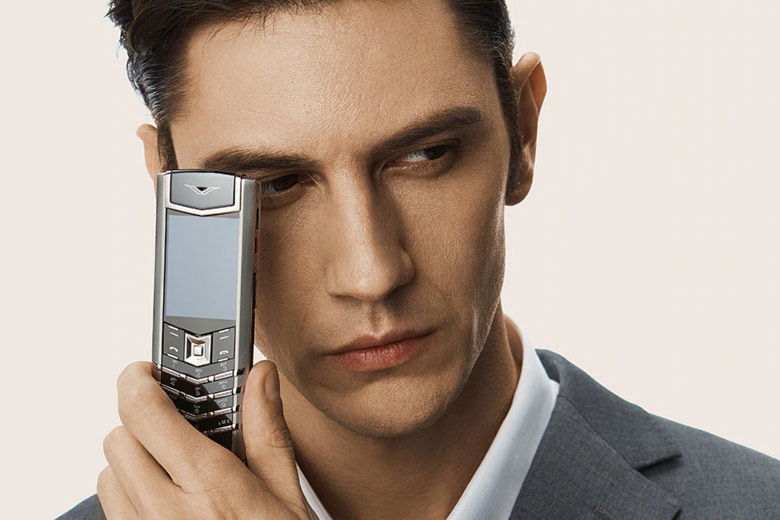 Vertu Signature V Stainless Steel Pure Black 8 Đôi nét về quá trình hình thành của những chiếc Vertu