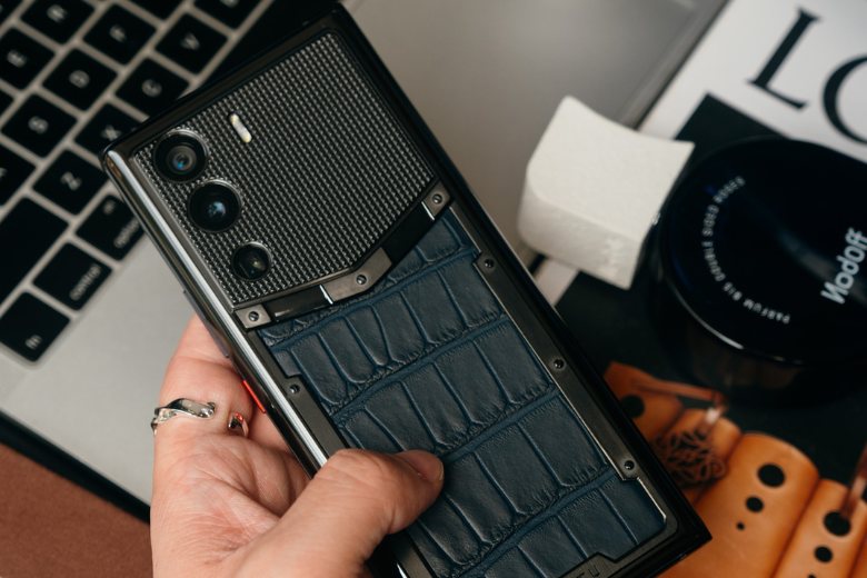 METAVERTU Dark Green Alligator Leather Clous De Paris 8 Điện thoại METAVERTU