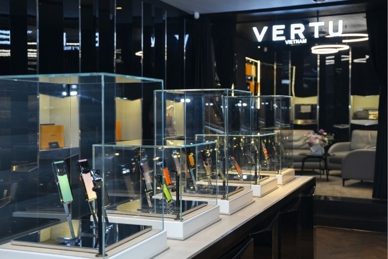 tay-vertu-agent-q-vertu-vietnam-store_22b7f565b7bc4080b8f7f635efcee6a4-2 tay vertu agent q vertu vietnam store 22b7f565b7bc4080b8f7f635efcee6a4 2 2