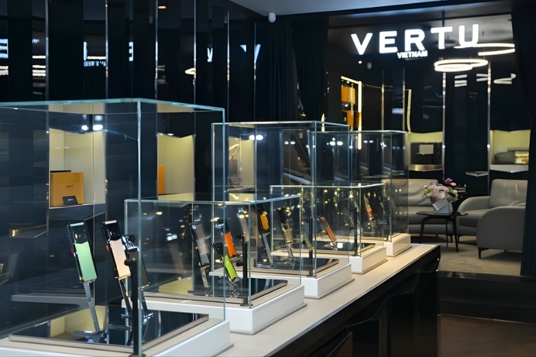 Vertu Agent Q Alligator Gold Full Diamond Collector’s Edition Iron Black Alli 1TB chính hãng