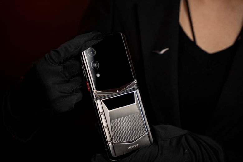 Vertu Quantum Flip dịch vụ concierge